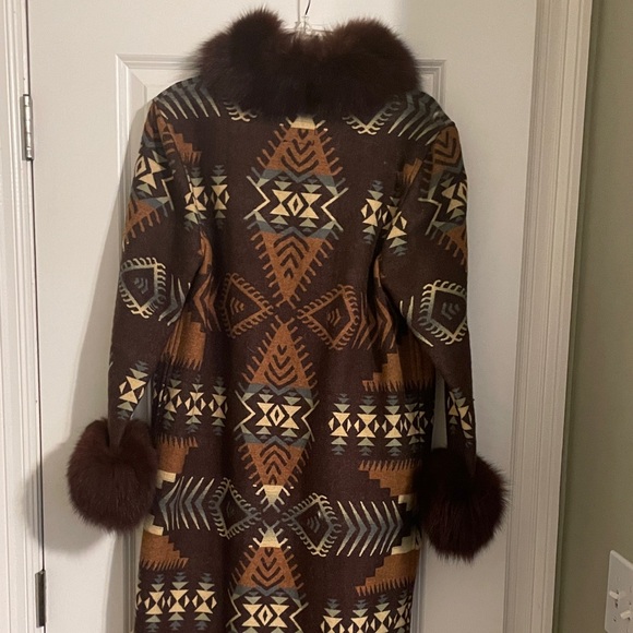 Double D Ranch Brown Patterned Coat with Fur Trim - Picture 15 of 16
